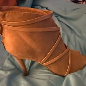 Journee Collection Tan Leather booties